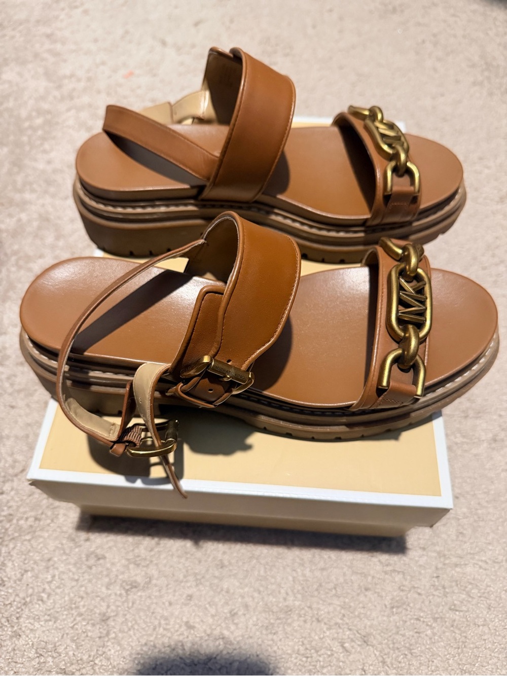 Michael Kors Tan Leather Platform Sandals with Gold MK Chain Size 8 - Picture 2 of 4